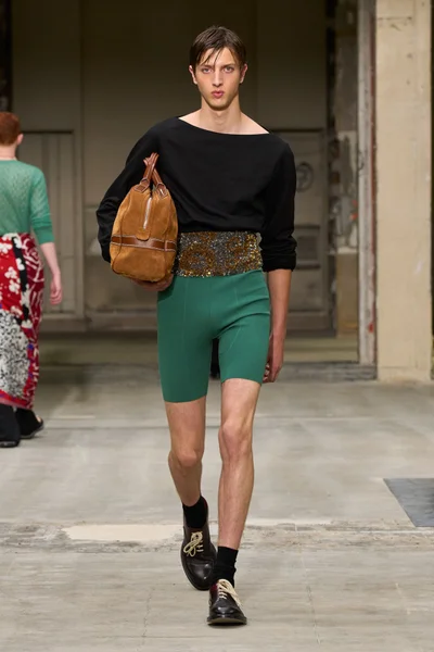Look 48